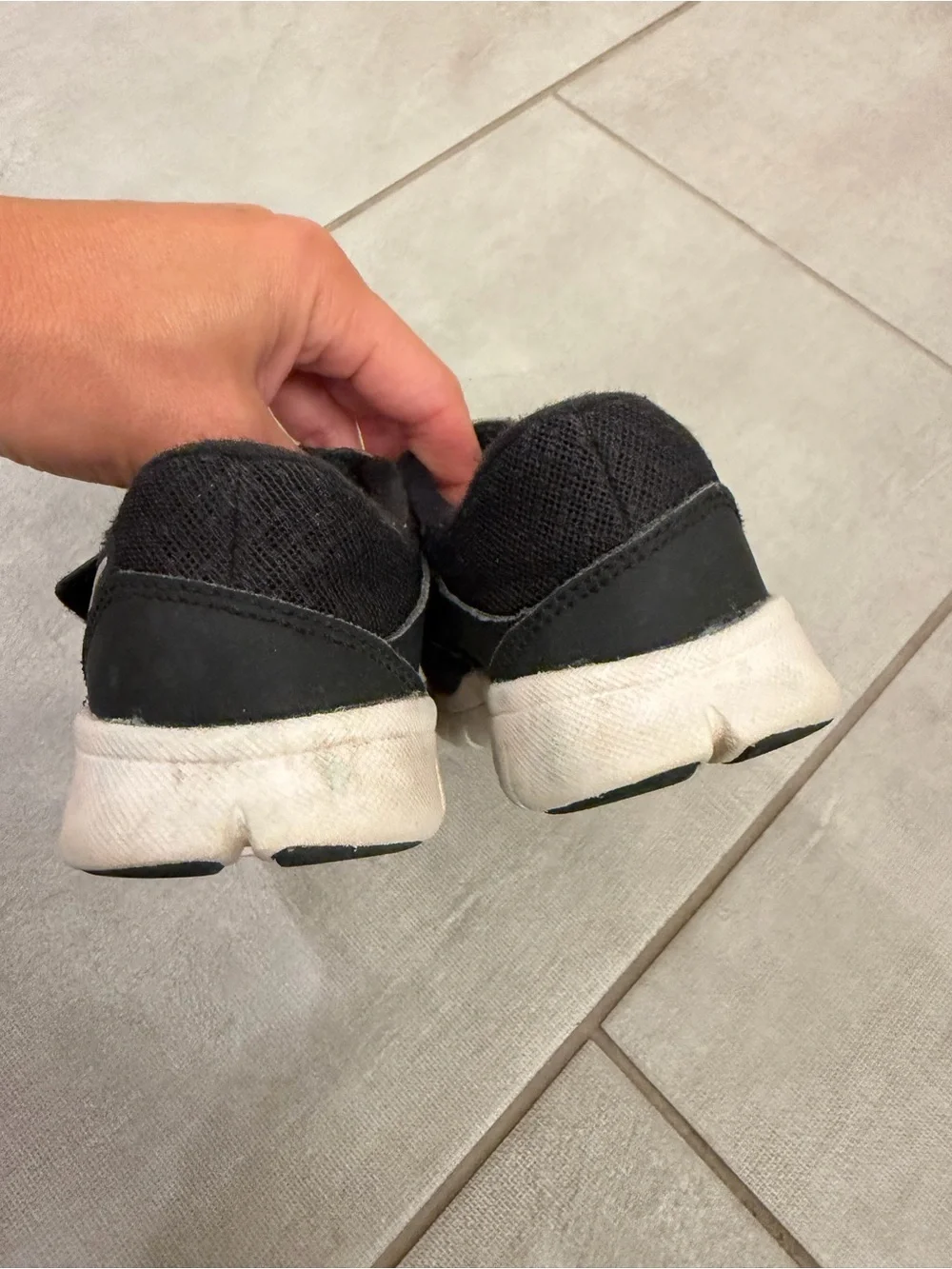 Black Nike Flex tennis shoes size 10.5c play condition